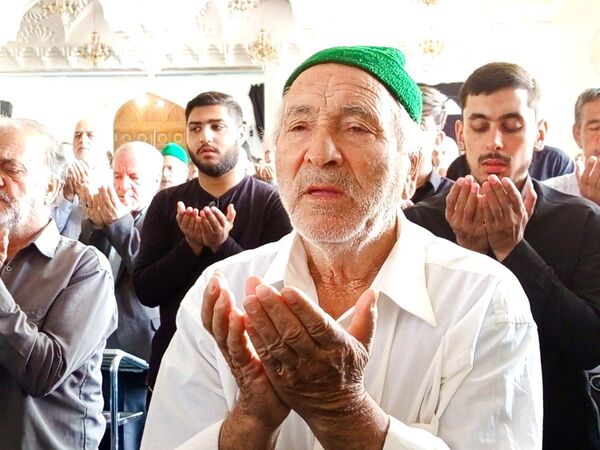نماز جمعه ای با رنگ خون شهید در کاشمر
