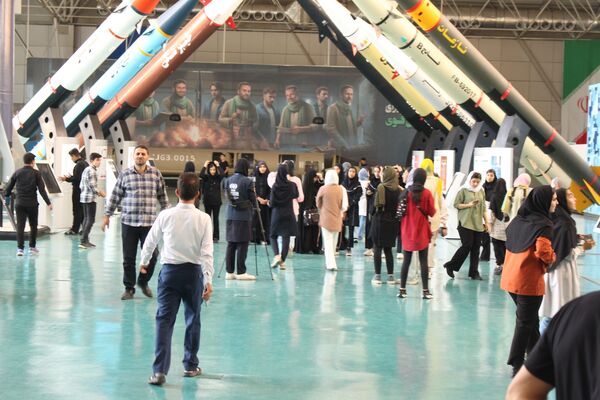 بازدید دانش‌آموزان زنجانی از سازمان هوا فضای سپاه 