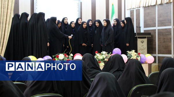 آیین تجلیل از دانش‌آموزان هنرمند شهرستان بن 