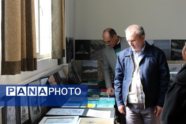 نمایشگاه هنرجویان هنرستان حافظ به‌مناسبت ایام دهه فجر