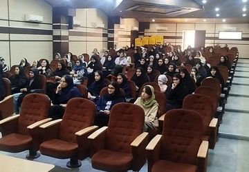 دوره دو روزه فن بیان در ناحیه ۲ خرم‌آباد میزبان دانش‌آموزان و فرهنگیان شد 