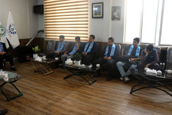 دیدار دانش‌آموزان پسر پیشتاز با مدیر سازمان دانش‌آموزی خراسان رضوی