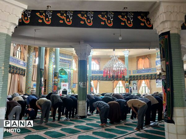 مصلای باخرز میزبان نمازگزاران ولایتمدار
