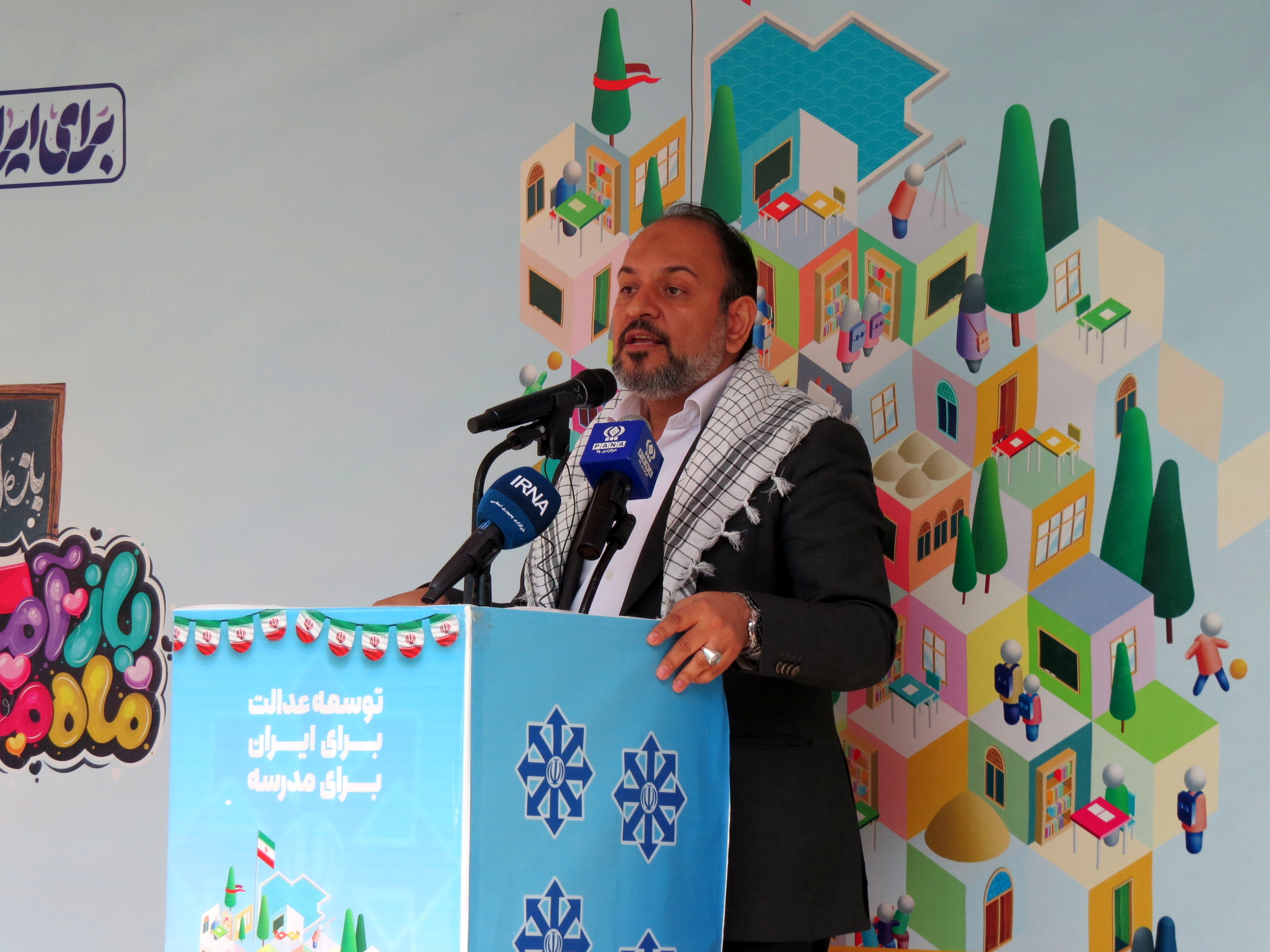 باید بیش از گذشته به میدان‌داری دانش‌آموزان اعتماد کنیم