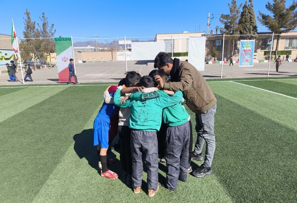 مسابقات فوتبال دبستان شهید پسندیده روستای فدافن شهرستان کاشمر 