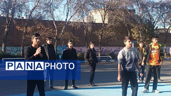 دومین روز از مسابقات گروهی والیبال در دبیرستان شاهد ابوذر گروهی
