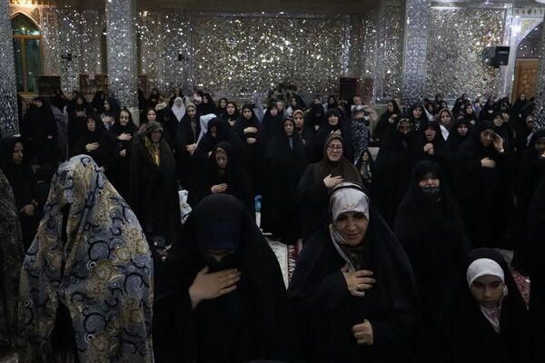 ارادتمندان اهل‌بیت در شب چهارم فاطمیه گرد هم آمدند