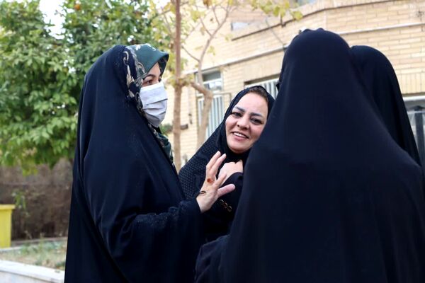 اعزام دانش‌آموزان دختر یزدی به سفر معنوی حج عمره