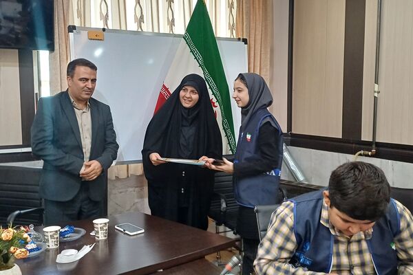 مراسم تجلیل از دانش آموز خبرنگاران پانا ناحیه 3 شیراز