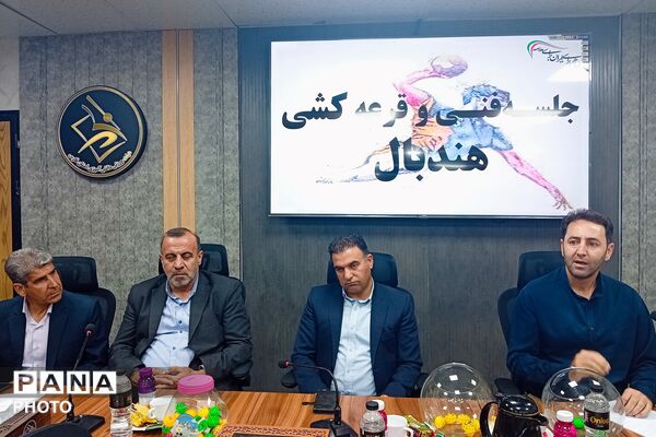 آیین قرعه‌کشی رقابت‌های ورزشی و تجدید میثاق با خانواده شهید محمود نجفی در شیراز