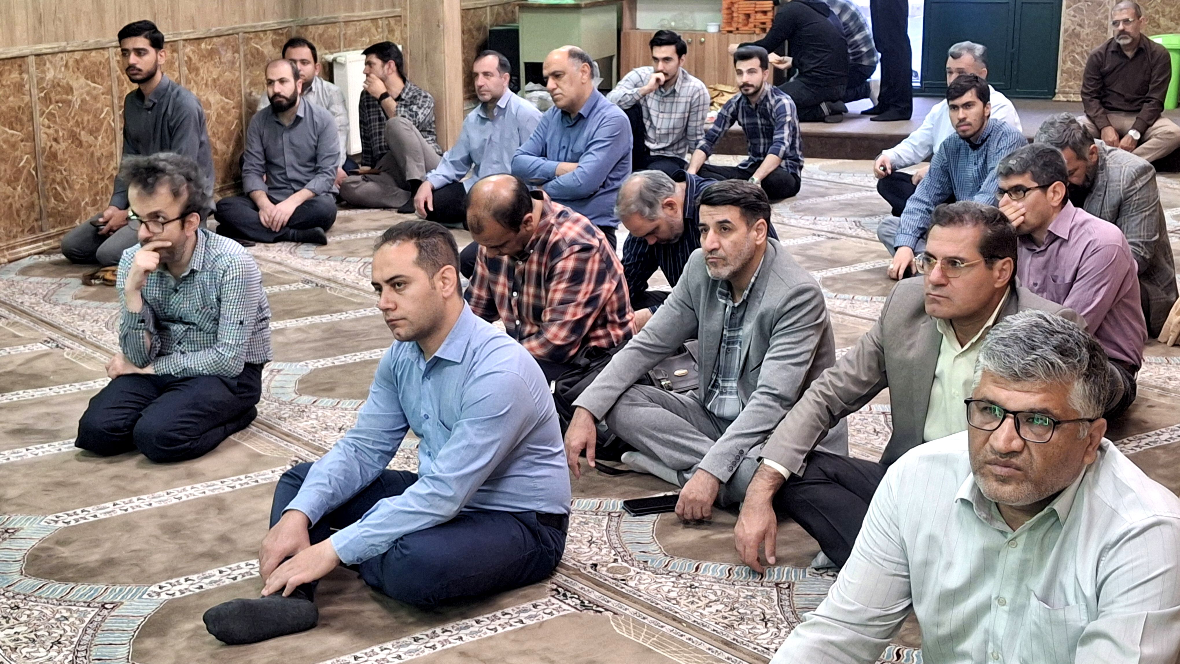 مراسم گرامیداشت شهدای خدمت در آموزش و پرورش منطقه ۱۴ برگزار شد
