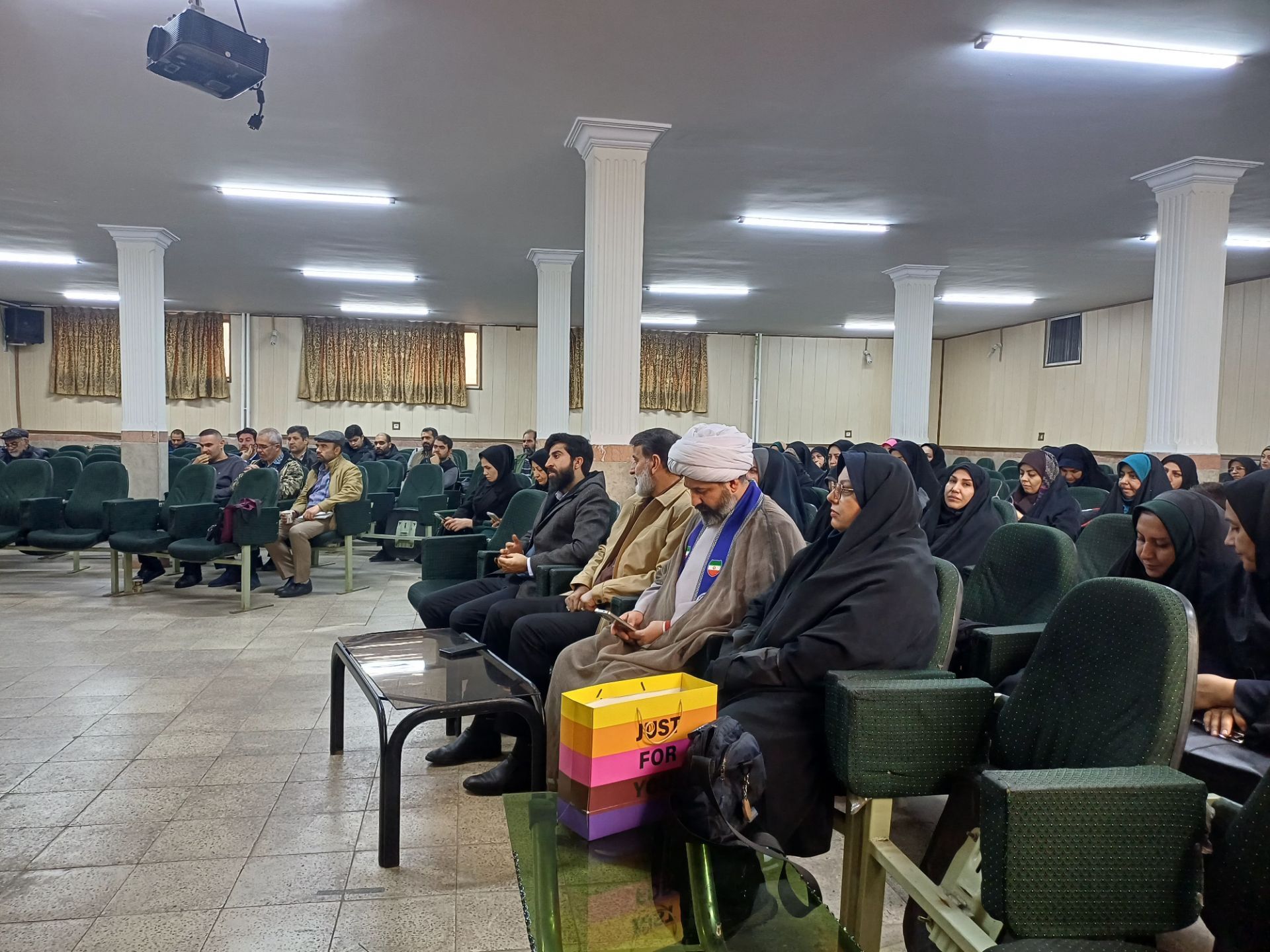 کارگاه آموزشی مربیان تشکل پیشتازان سازمان دانش‌آموزی ناحیه 2 کرج و شهرستان فردیس