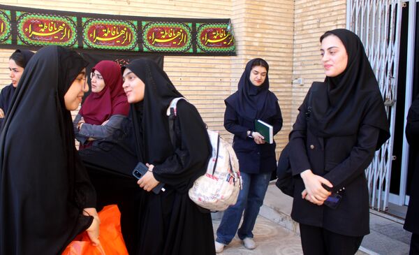 اعزام دانش‌آموزان پیشتاز استان بوشهر به مشهد مقدس