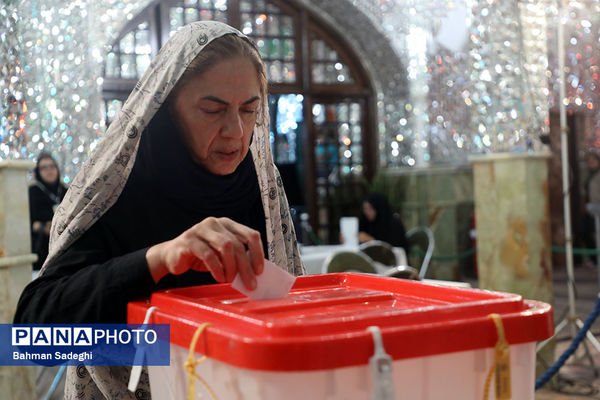 مرحله دوم انتخابات چهاردهمین دوره ریاست‌ جمهوری در آستان امامزاده صالح(ع)
