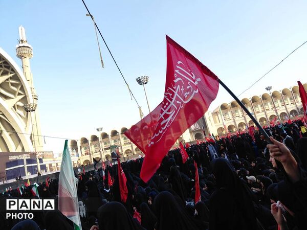 تهران در تب وداع با رهبر  مقتدر شهید