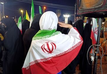 تجمع گسترده مردم جان‌فدای پلدختر در حمایت از ایران