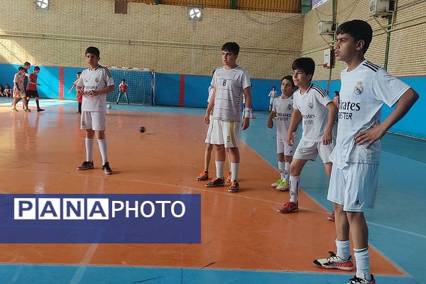 برگزاری مسابقات فوتسال دانش‌آموزان پسر منطقه کهریزک