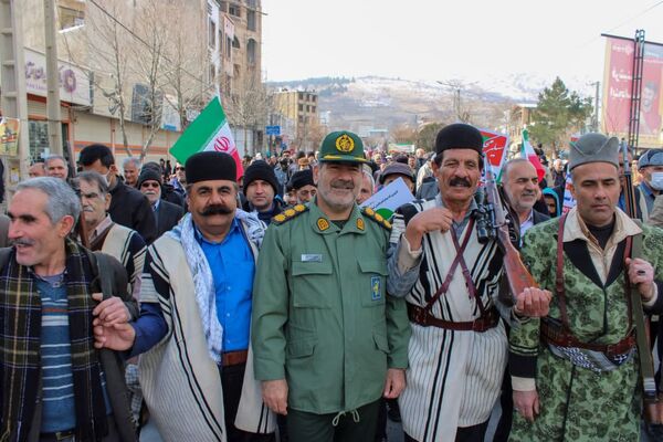 حضور حماسی کودکان و نوجوانان دورود در راهپیمایی 22 بهمن