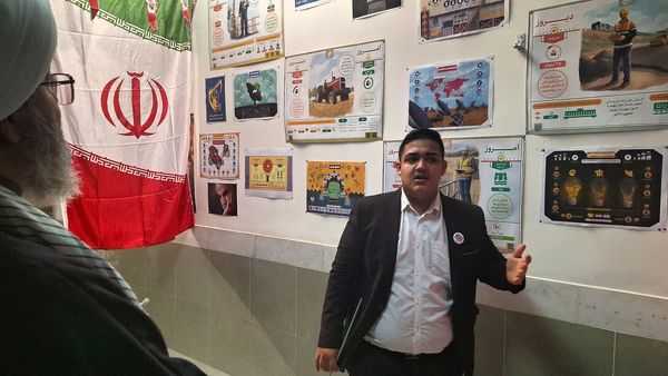 نمایشگاه «مدرسه انقلاب» دبیرستان میثاق