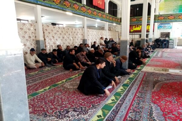 نماز جمعه در مسجد ابوالفضل شهر تیتکانلو