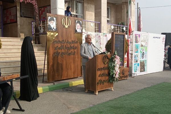 مدرسه فرزانگان ملارد میزبان نمایشگاه دستاوردهای علمی دانش‌آموزان