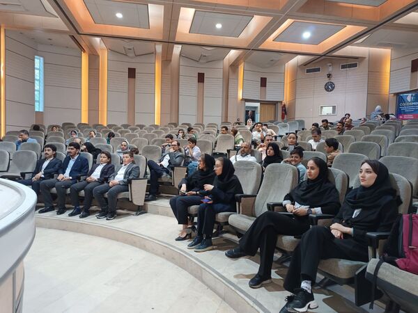 همایش «مسیر طلایی» برای ترسیم افق جهانی دانش‌آموزان در مشهد