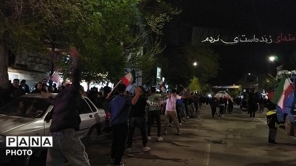 دسته عزاداری روستای همت آباد زمانی در مراسم چهلم رهبر شهید و شهدای میناب در حسینیه امام 