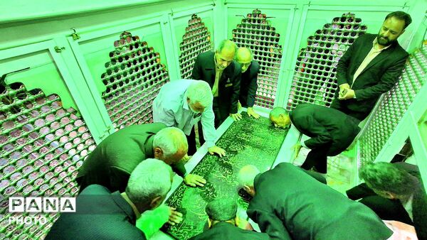 غبارروبی مزار مطهر امامزاده سید مرتضی
