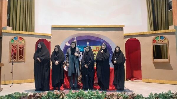 مراسم جشن نیمه شعبان توسط هنرجویان هنرستان فاطمه الزهرا (س)