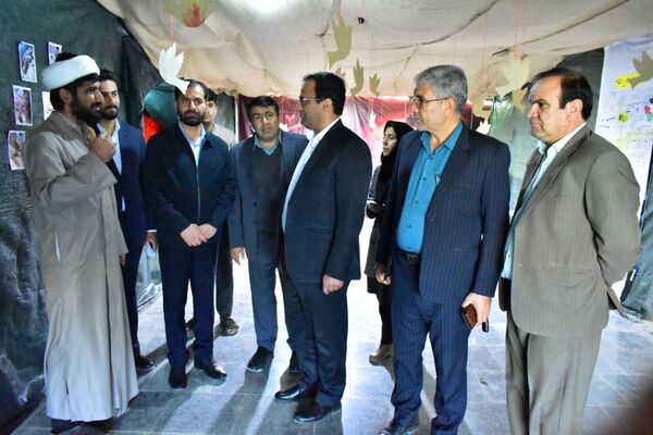بازدید مسئولان از نمایشگاه «مهر مادری» در ورزشگاه یاسوج