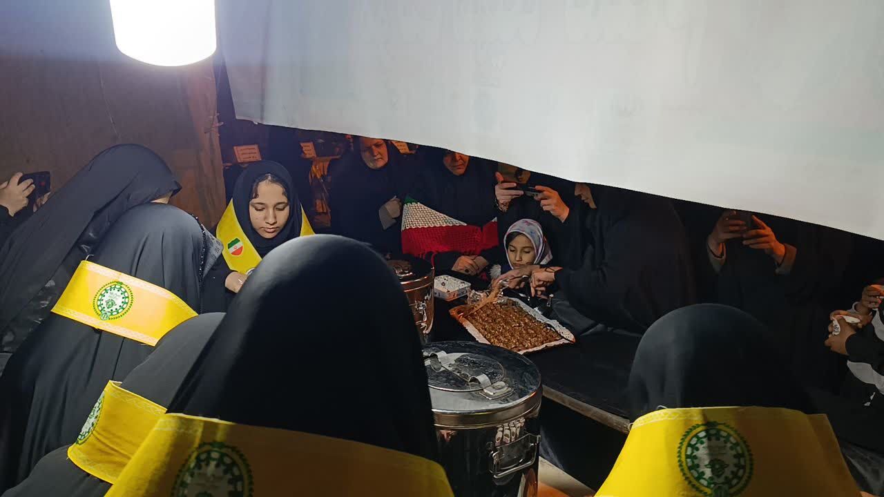 برپایی ایستگاه شبانه رفع اشکالات درسی در بوستان گلها قم