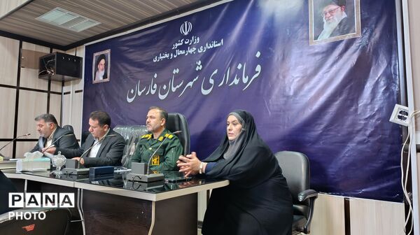 برگزاری نشست صمیمی خبرنگاران در فرمانداری شهرستان فارسان 
