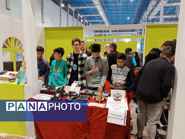 حضور پررنگ دانش‌آموزان در نمایشگاه آثار و دستاوردهای پژوهش و فناوری خراسان رضوی
