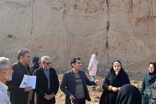 شاهنامه‌خوانی در دل تاریخ؛ بازدید فرهنگی اعضای کارگاه شاهنامه‌خوانی از قلعه ایرج پیشوا