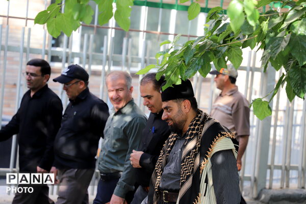 حضور کاروان فرهنگیان استان چهارمحال و بختیاری در مراسم تشییع رهبر شهید