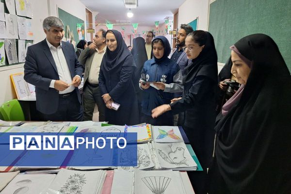  آیین افتتاح جشنواره ماها و ایران‌مون در دبیرستان خدیجه کبری پردیس 