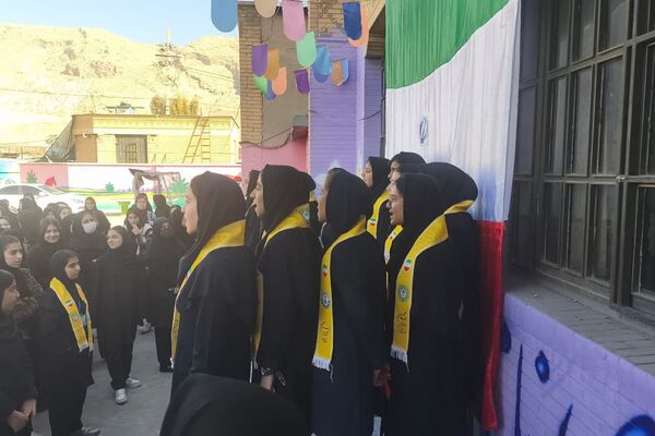 گرامیداشت ایام الله دهه فجر در دبیرستان رضوی شیراز