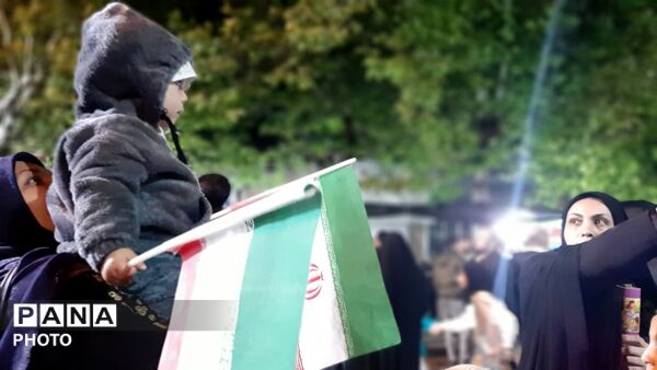 کودکان گالیکشی بعداز گذشت چهل و پنج شب همچنان در میدان حضور دارند