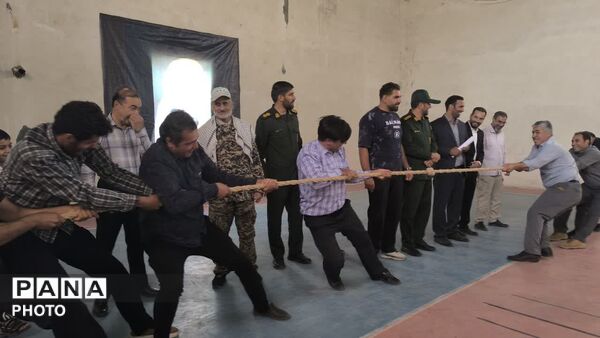 همایش بزرگ پیاده‌ روی خانوادگی به مناسبت هفته دفاع مقدس در بیرانشهر