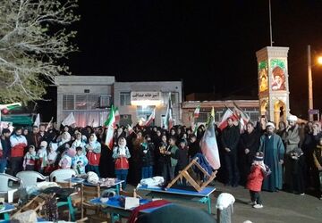 مراسم گرامیداشت اربعین دانش‌آموزان میناب در صفی‌آباد
