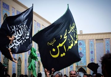 صحن حضرت ابوالفضل(ع) مصلای المهدی(عج) لبریز از عاشقان علمدار بود