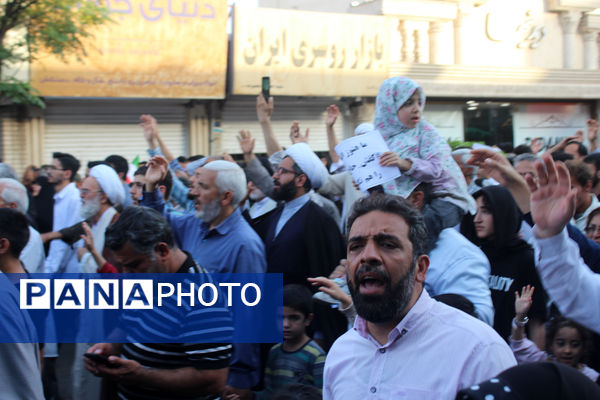 جلوه‌های حماسی از حضور نوجوانان قمی در مراسم تشییع شهدا 