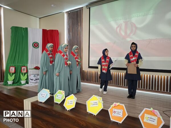 برگزاری مراسم یاوران انقلاب در دبستان آرمینه مصلی نژاد ناحیه ۶ مشهد 
