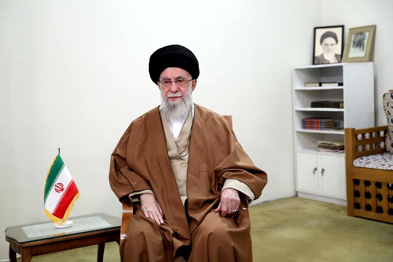 سال ۱۴۰۴، سال «سرمایه گذاری برای تولید»/ آرزوی خیر و صلاح و پیروزی برای امت اسلامی