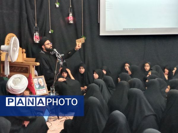 برگزاری روضه ویژه دختران دهه هشتادی در بنیاد مهدویت فلاورجان