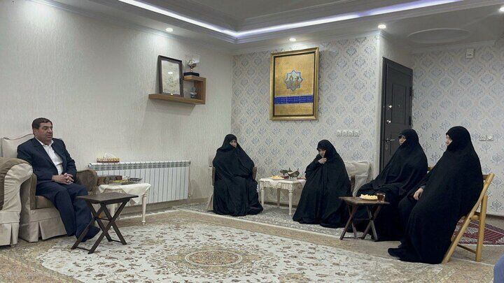 حضور مخبر در منزل شهید رئیسی