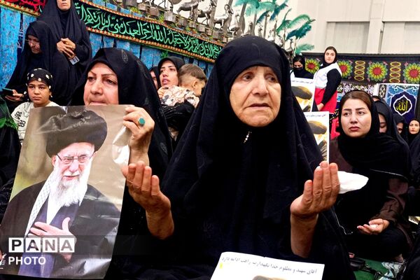 مراسم جاماندگان تشییع رهبر شهید در اسلام آباد غرب
