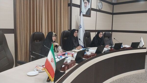 کارگروه دختران نواجوان و جوان مشهد با مشاور معاون رئیس جمهور در امور زنان وخانواده 