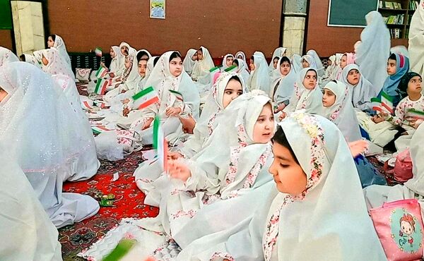 دانش‌آموزان بویین‌زهرایی در جشن روزه‌اولی‌ها از خدای خود تشکر کردند
