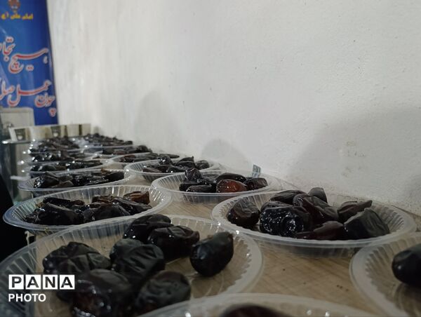 برگزاری مراسم افطاری در مسجد امام حسین(ع) شهرستان فارسان 